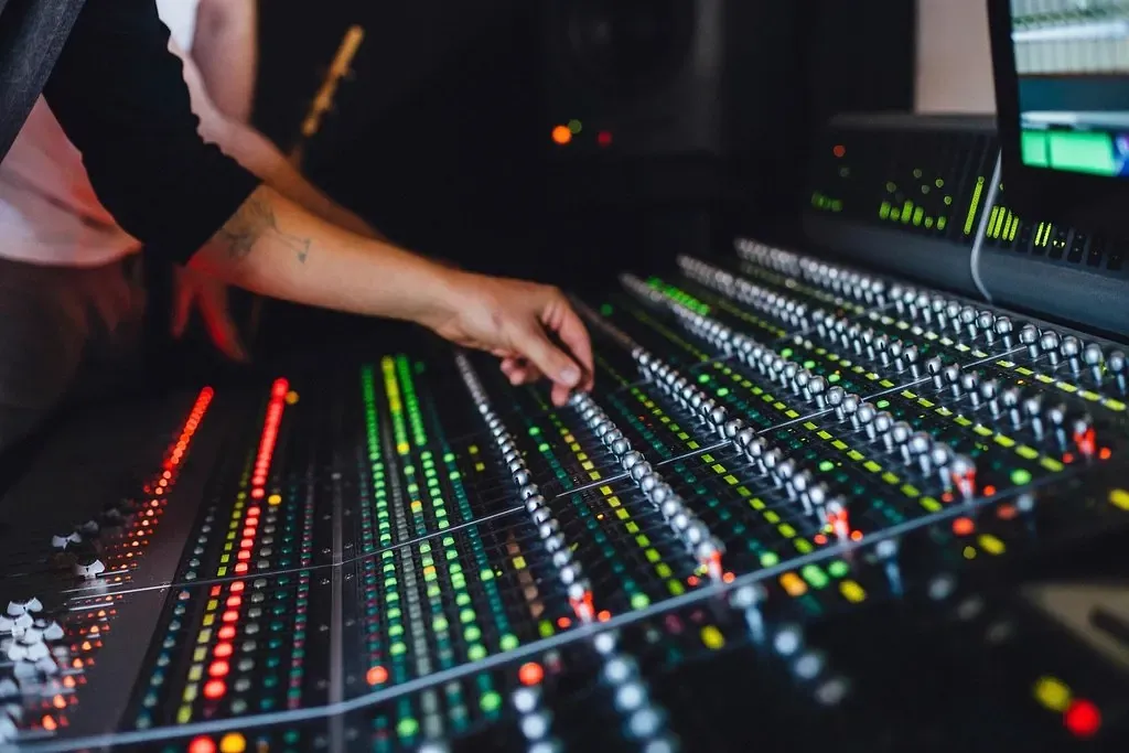 The best AI song generators in 2026: Suno, Udio and the licensed alternatives